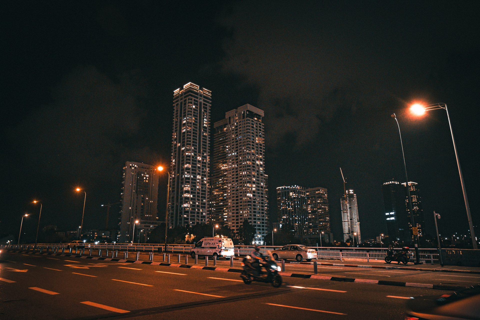 Rotterdam Tower - high-rise street view in central Tel Aviv